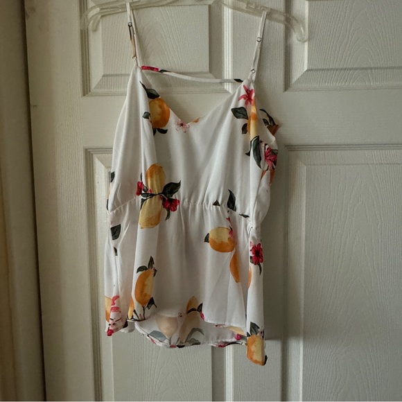 Small Nine Britton Wrap Tank Top Blouse NWT Lemons & Red Flowers - Picture 5 of 8